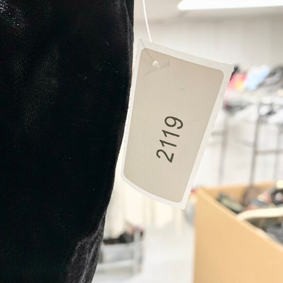 Asos Top Women Size Small Long Sleeve Mock Neck Zip Closure Velvet Blouse Black - Picture 7 of 7